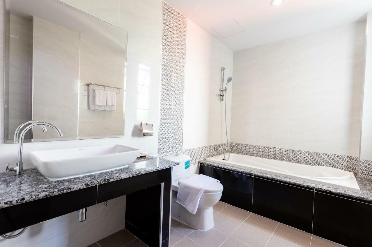 O2 Hotel Lop Buri المظهر الخارجي الصورة