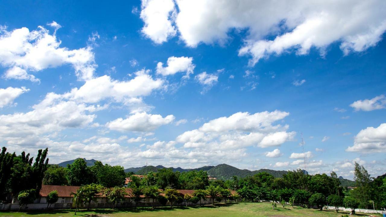 O2 Hotel Lop Buri المظهر الخارجي الصورة